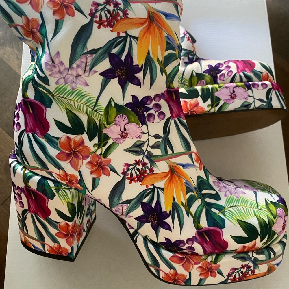 High boots thick heel floral pattern
